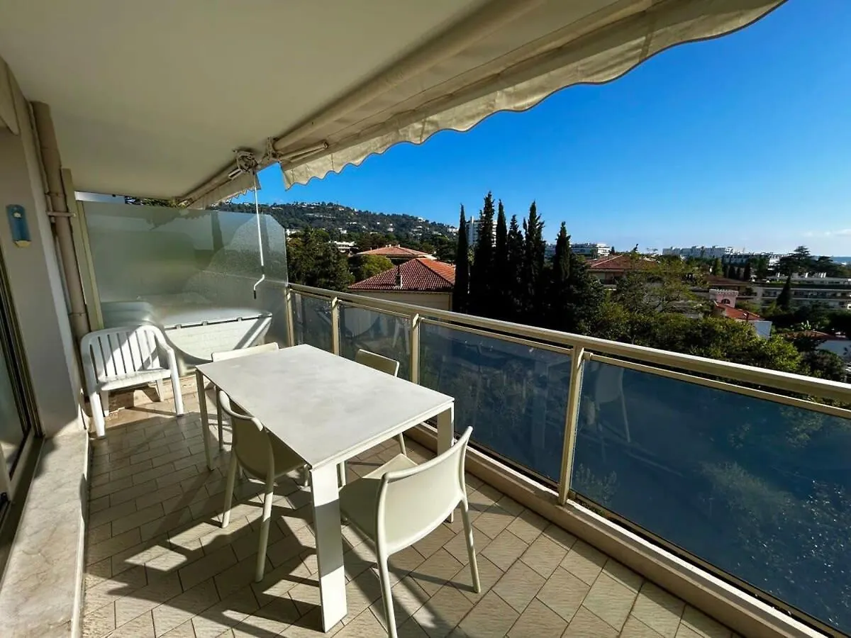 A018-Large Studio With Sea View Swimming Pool Garage Cannes Daire